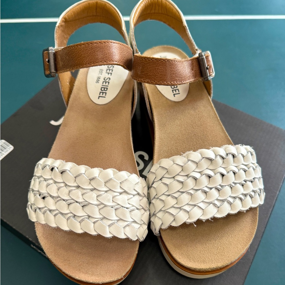 Joseph Seibel women’s sandals - worn once. Excellent condition. Size 6